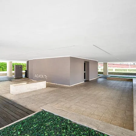 Appartement Guesthost - Luxury Oikos - With Parking