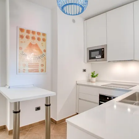 Apartmán Guesthost - Luxury Oikos - With Parking *