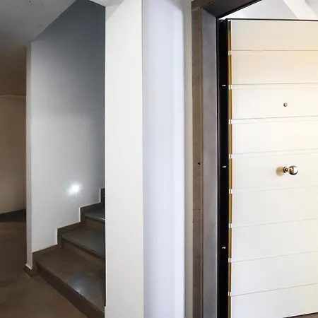 Guesthost - Luxury Oikos - With Parking Apartmán *