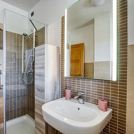 Guesthost - Luxury Oikos - With Parking Apartament