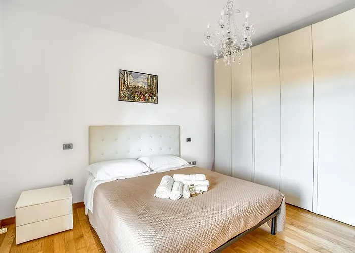 Guesthost - Luxury Oikos - With Parking