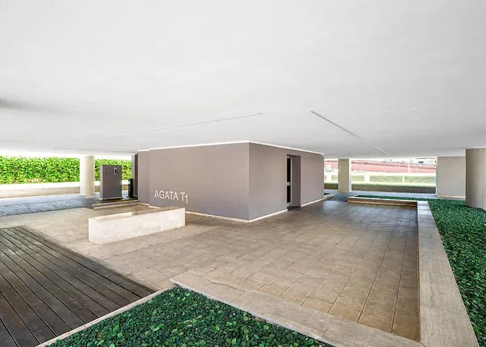 Appartement Guesthost - Luxury Oikos - With Parking