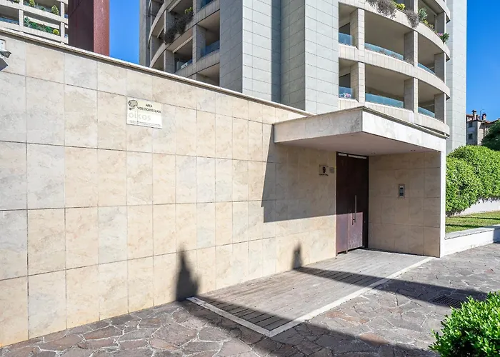 Guesthost - Luxury Oikos - With Parking